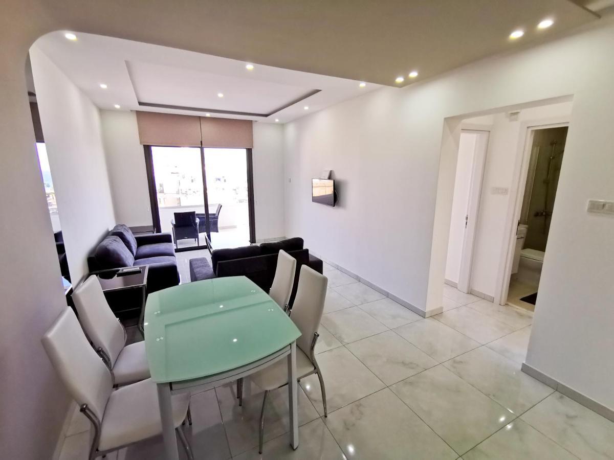 Sunny Daze Seaview Apartment Larnaca Extérieur photo
