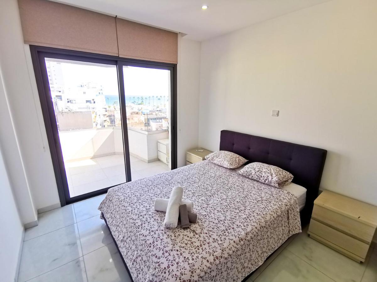 Sunny Daze Seaview Apartment Larnaca Extérieur photo